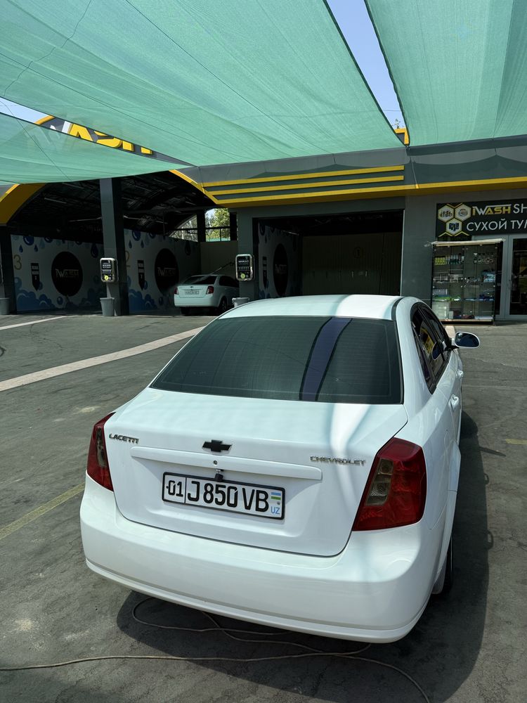 Lasetti 1.8 avtamat