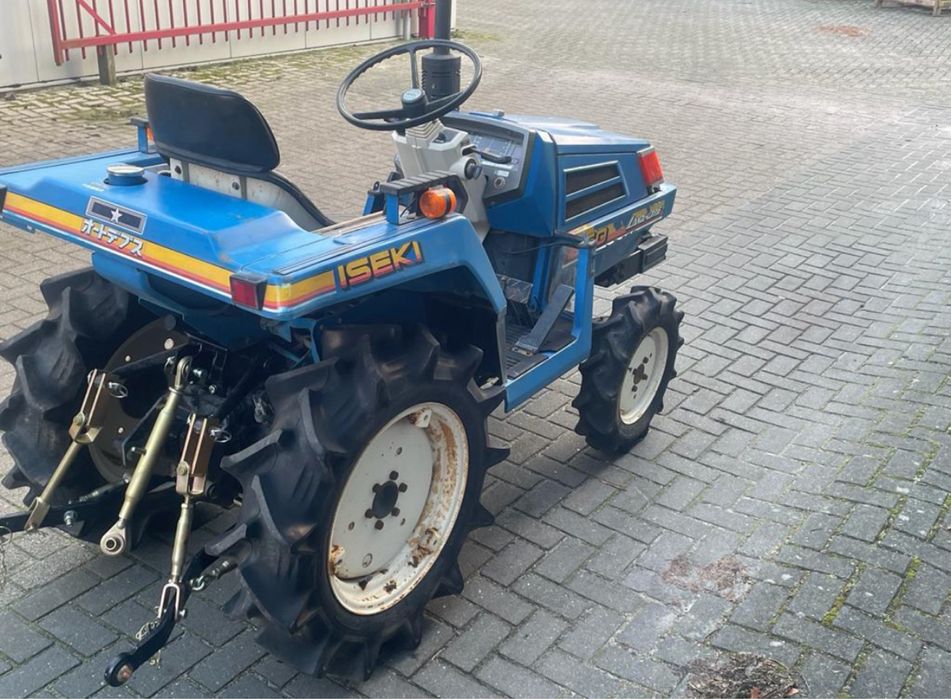 Tractor Iseki tu 150