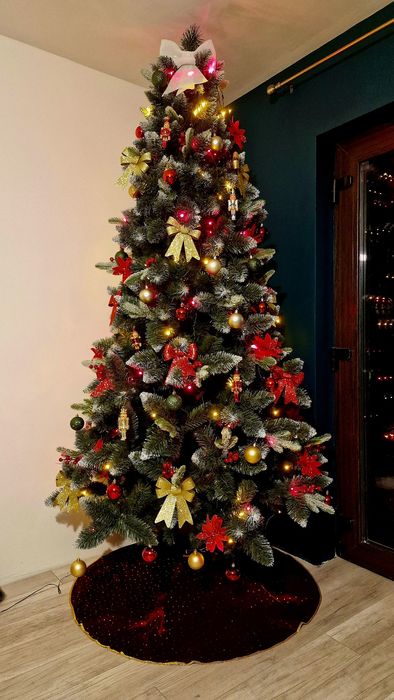 Brad de Crăciun artificial cu tenta naturală