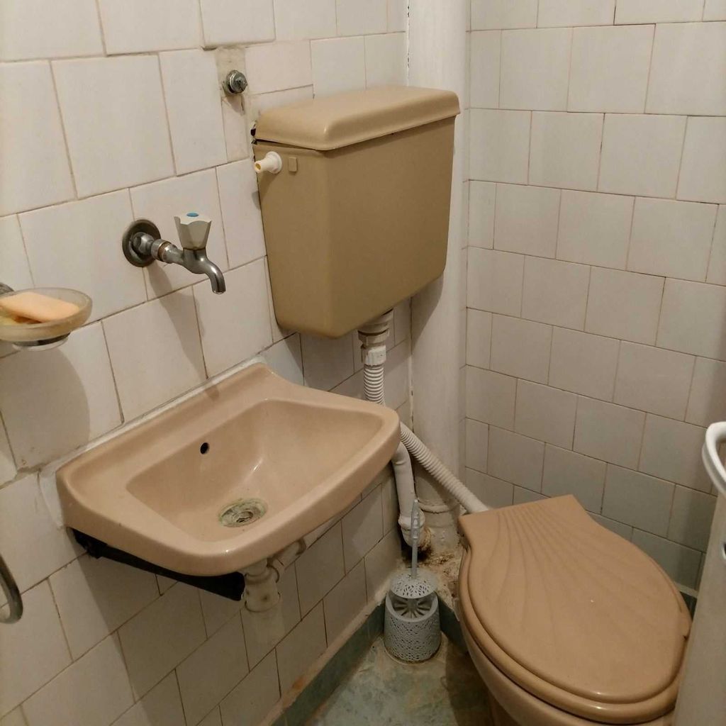 Продава се Четиристаен апартамент в Стара Загора, Център - 88 кв.м за 989 €/кв.м - Снимка #12