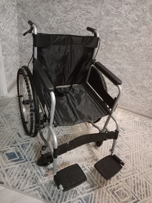 Кресло коляска инвалидная