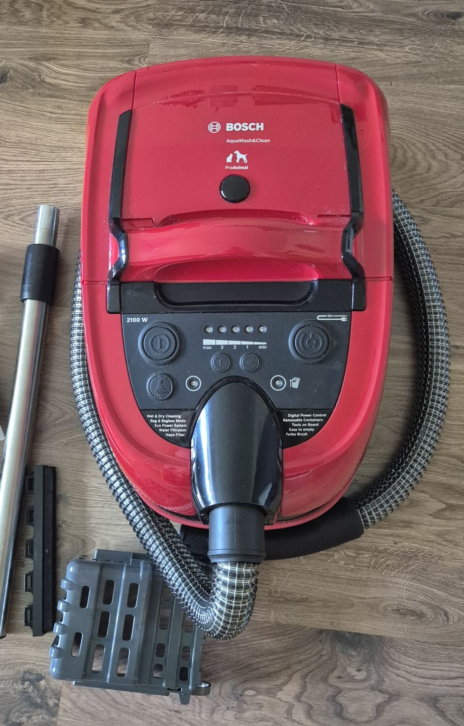 Aspirator Bosch cu spalare BWD421PET 2100 W