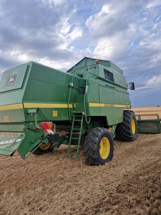 Combina John deere 2258