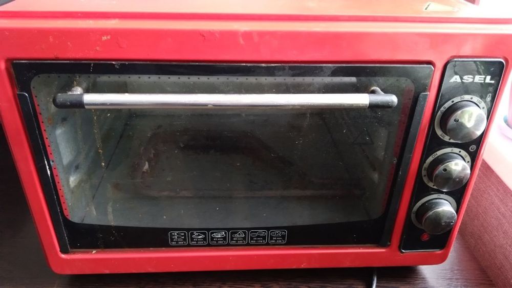 Духовка. Продам духовку, в рабочем состоянии, без противня и решётки.