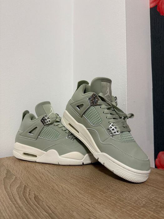 Jordan Retro 4 Seafoam