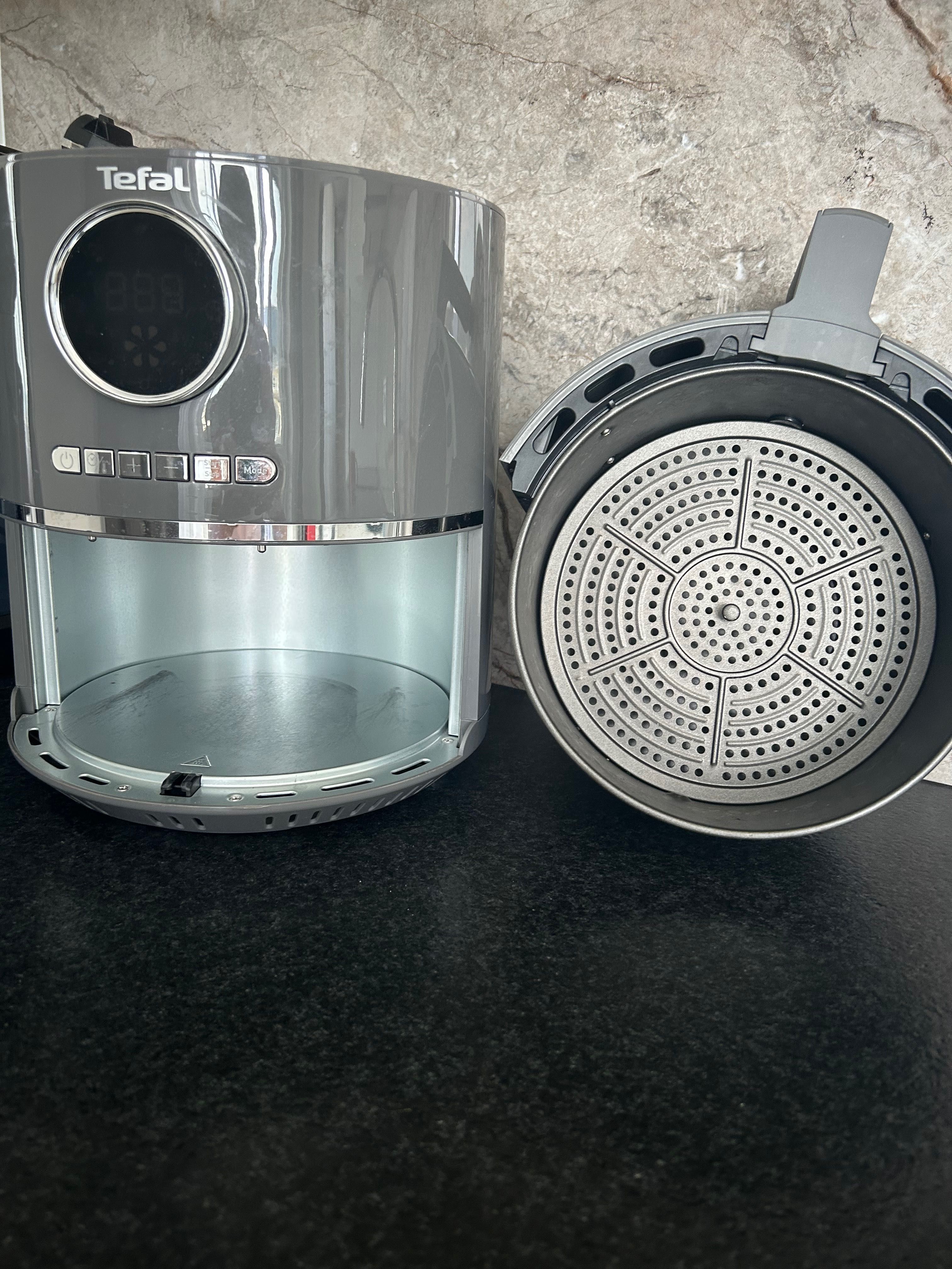 За ВАРНА Уред за здравословно приготвяне храна air fryer TEFAL -1630 W