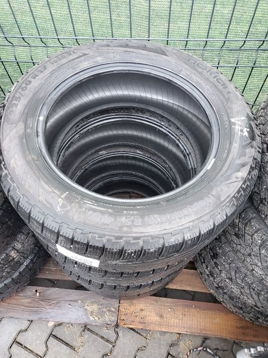 Anvelope cauciucuri de iarna 225/60/17 225 60 17 Nokian Nordman