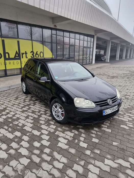 Proprietar vând golf 5 .Motor 1,9 TDI