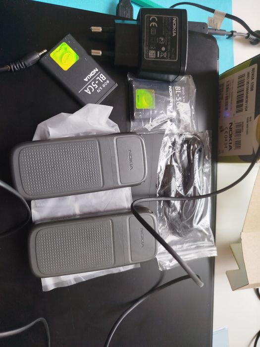 Nokia 1208 2броя за 30лв