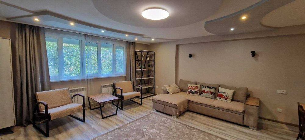 Продам свою 4-ком двухуровневую на ул. Бабура