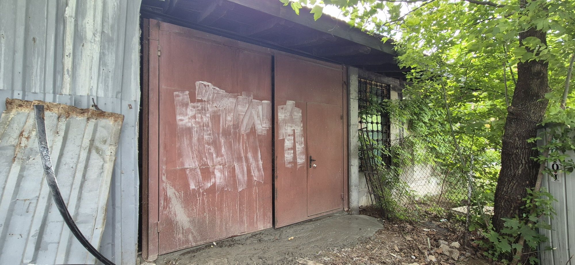 Гаражна врата с 2 крила, масивна