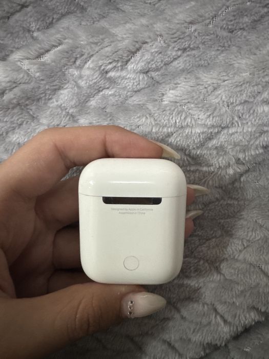 AirPods 2 в перфектно техническо състояние-ОРИГИНАЛНИ