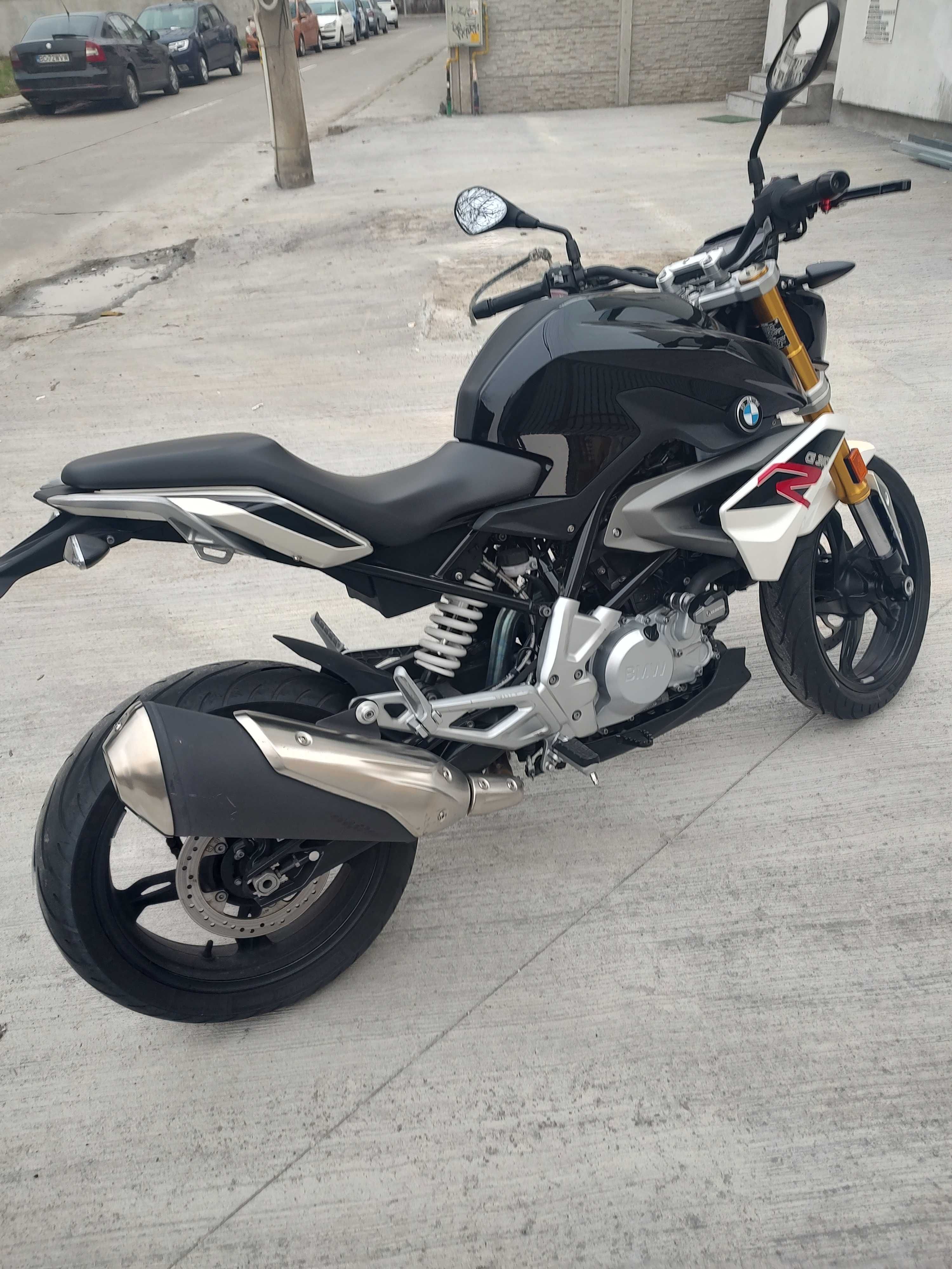 Vând motocicleta BMW g310r