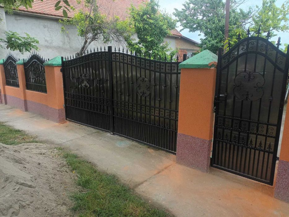 Producem gard de beton Și Confecții metalice