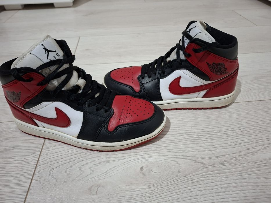 Adidasi Nike Air Jordan 1 Mid, nr. 39