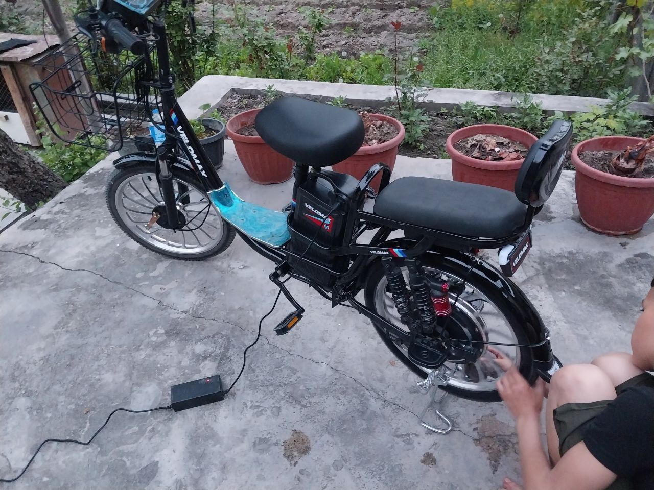 Sukuter elektron