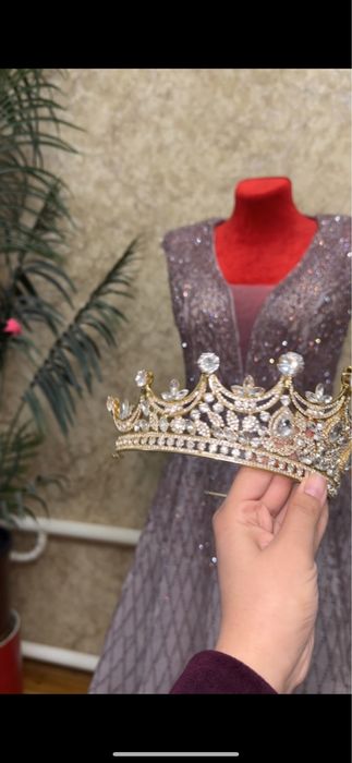 Вечерное платье в идеалном состаением