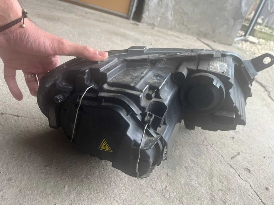 Far stanga passat B7 BI-XENON 2012