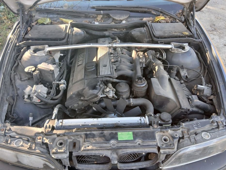 БМВ 523 - Е39 НА ЧАСТИ