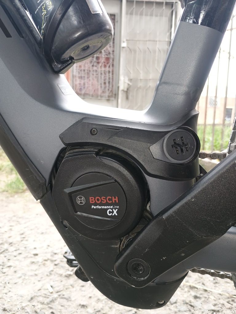 Cube Reaction Hybrid pro 750 size M