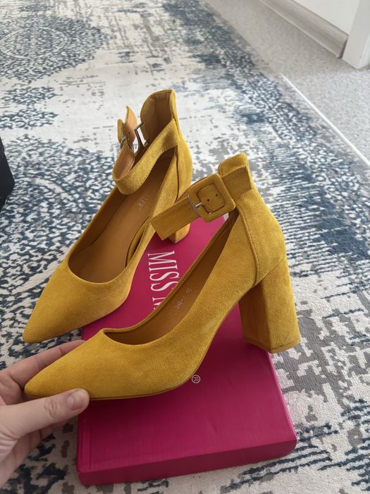 Туфли 40 размер 8000