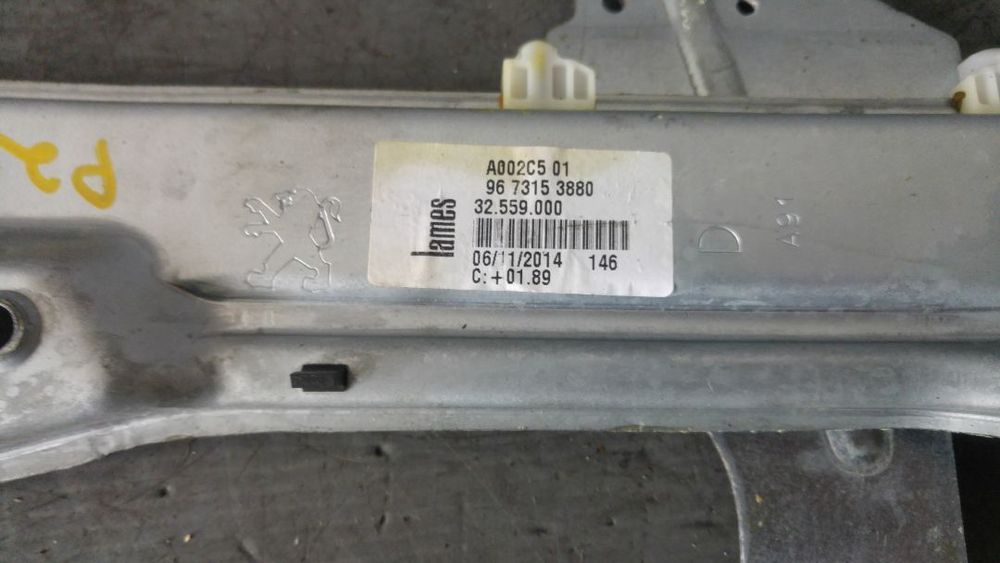 macara manuala dreapta spate peugeot 208 9673153880