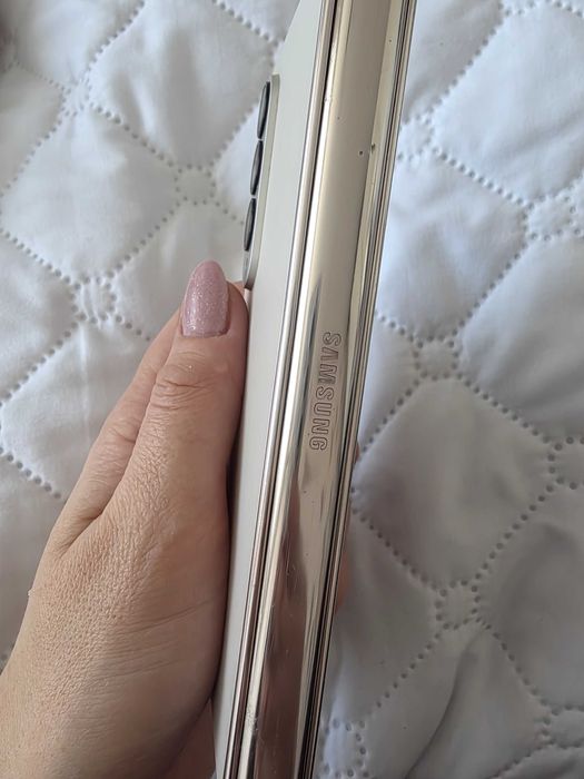 Телефон Samsung fold 4