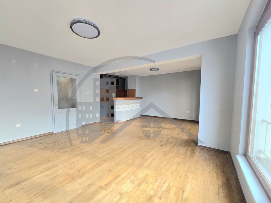 Продава се Двустаен апартамент в Варна, Зимно кино Тракия - 64 кв.м за 1036 €/кв.м - Снимка #3