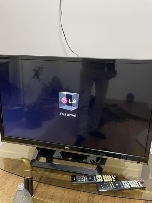 Televizor led LG diagonala 94 cm