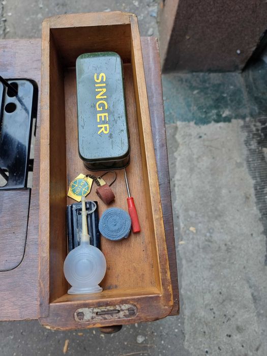 Masina de cusut SINGER model 15K  serie EA940210, an 1937, ocazie