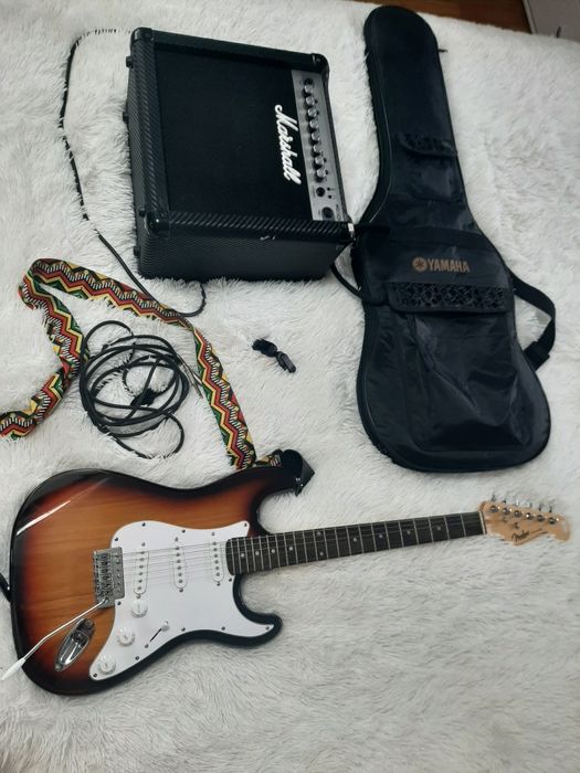 Продам электрогитару с комбоусилителем