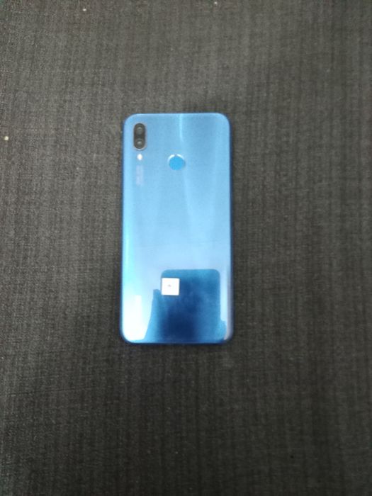 Продается телефон Huawei pi 20 лайт