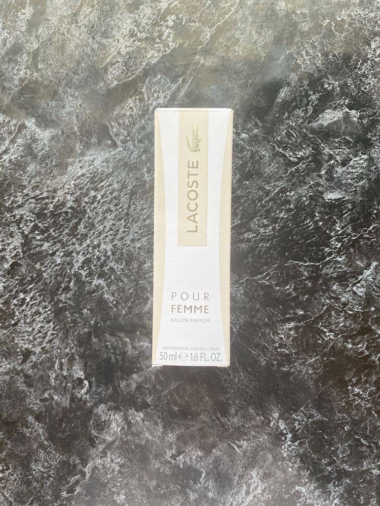 Apa de parfum Lacoste