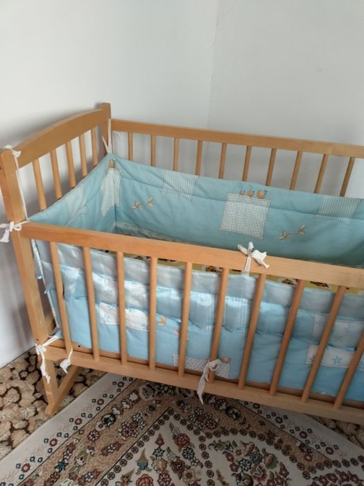 Детская кроватка