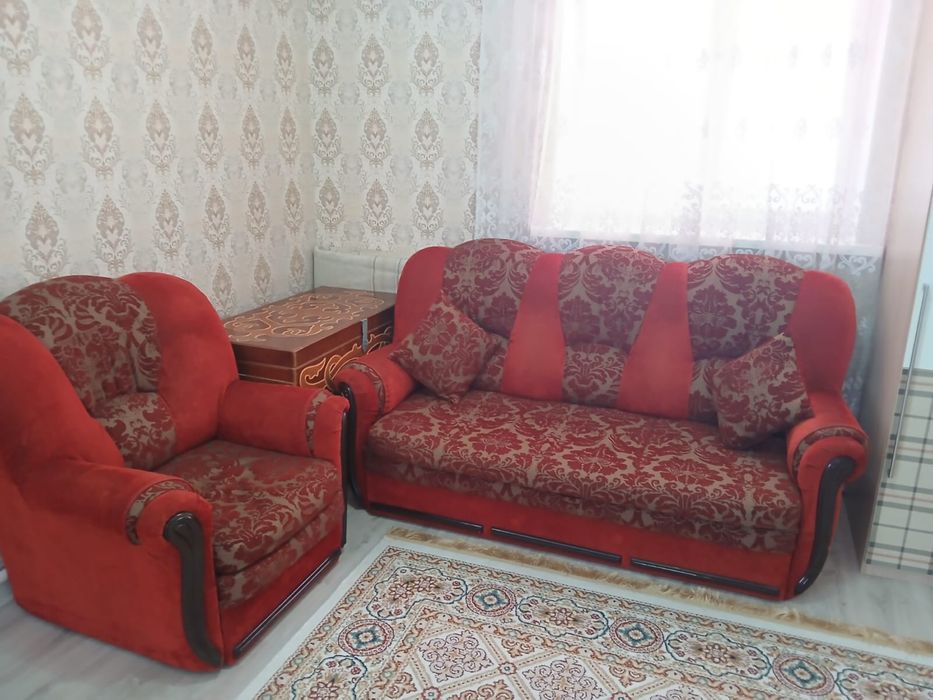 Мягкий уголок, диван и кресло