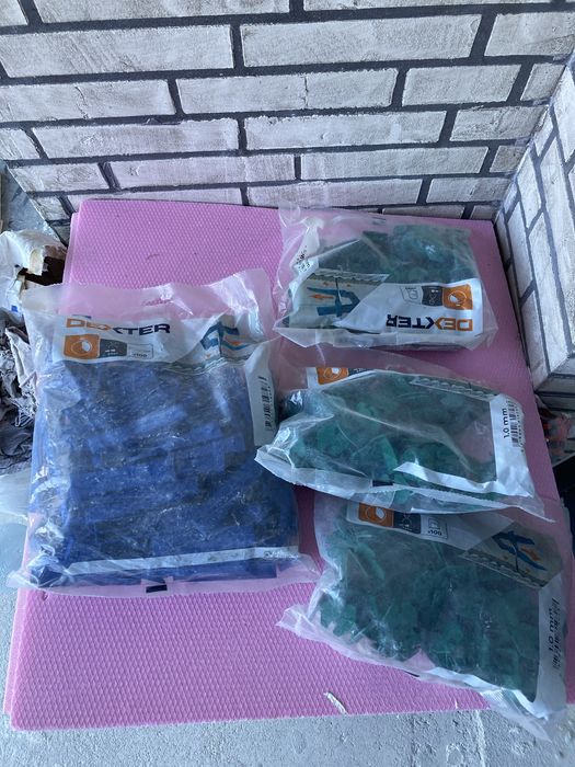 Materiale ramase din constructii rigips, distantier, pene, vata