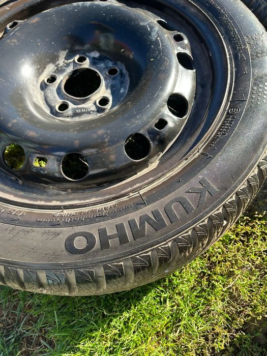 Vând roți VW cu anvelope de iarnă KUMHO
