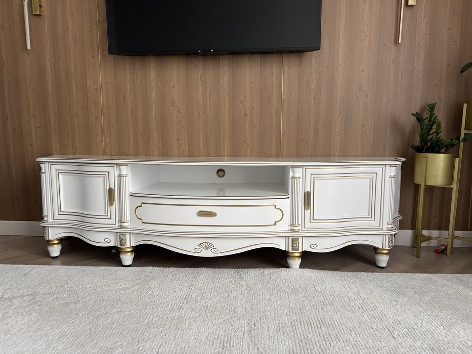 Продам тв тумбу из дерева