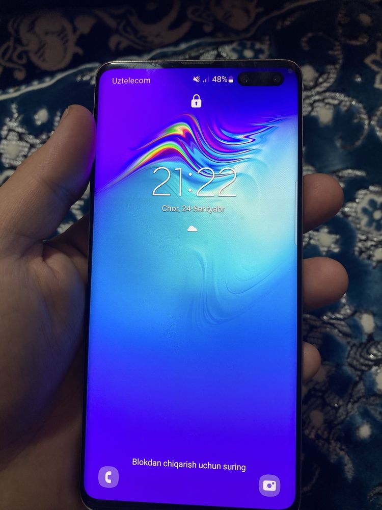 Samsung S 10 5G ideal holatda turibdi oladiganla tel qilsin