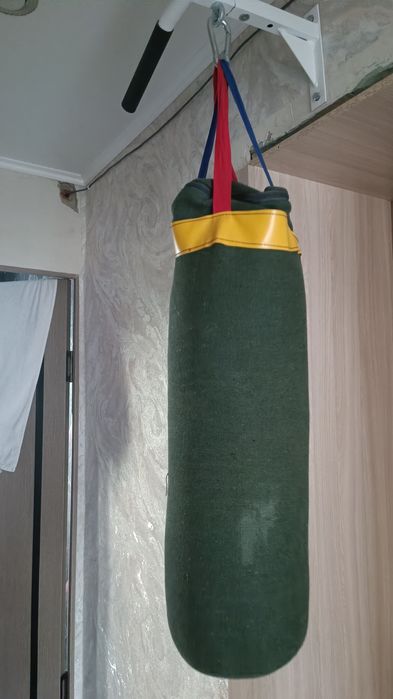 Продам боксёрскую грушу