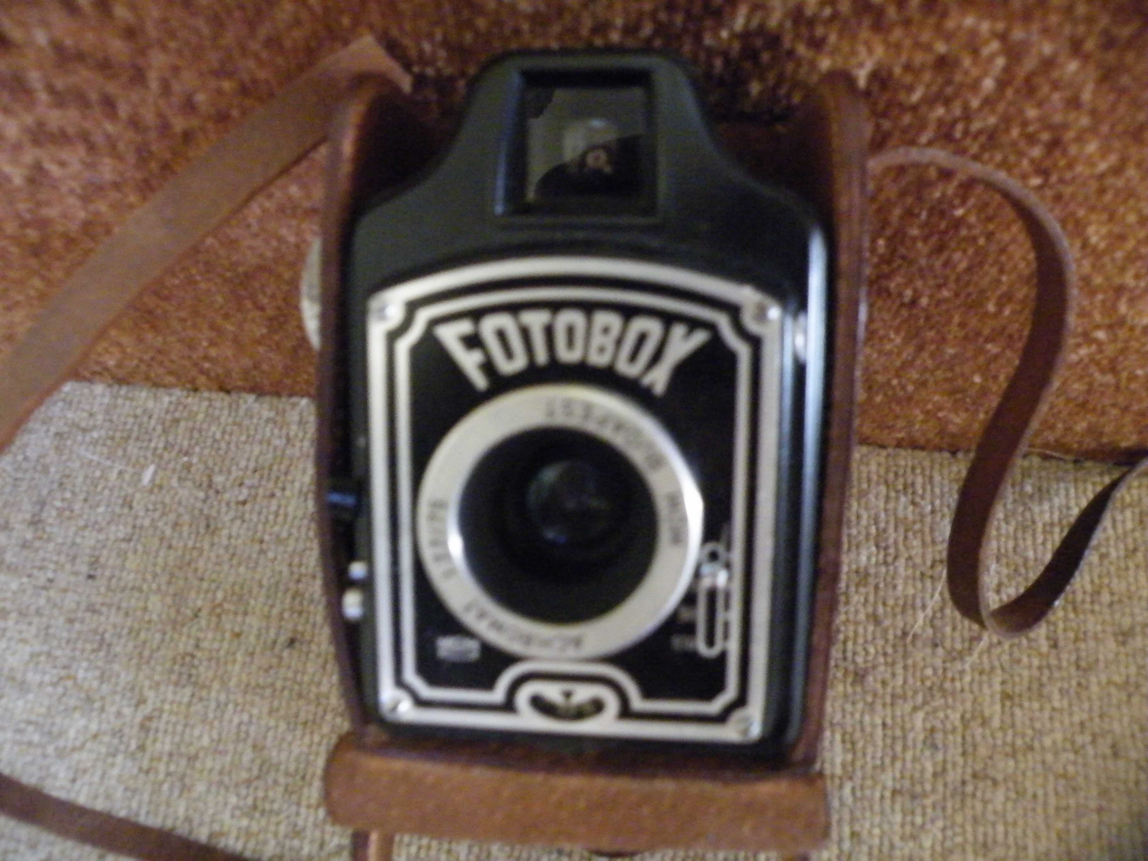 Camera foto MOM Fotobox- colectie (1959-1963)/husa piele inclusa