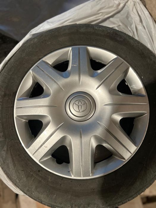 Продаю колпак тойота размер 15