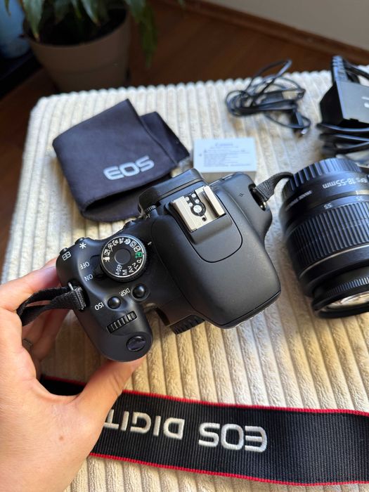 Canon EOS 600D + obiectiv EFS 18-55mm