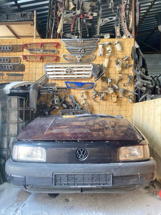На разборе Volkswagen Passat B3 2.0 2E из Европы