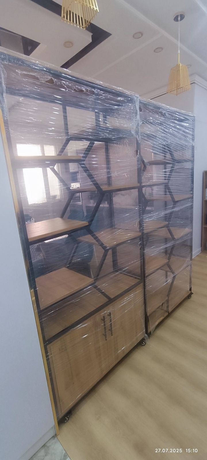 Срочно, продается лофт мебель 2 шкафной полки, новая в упаковке.