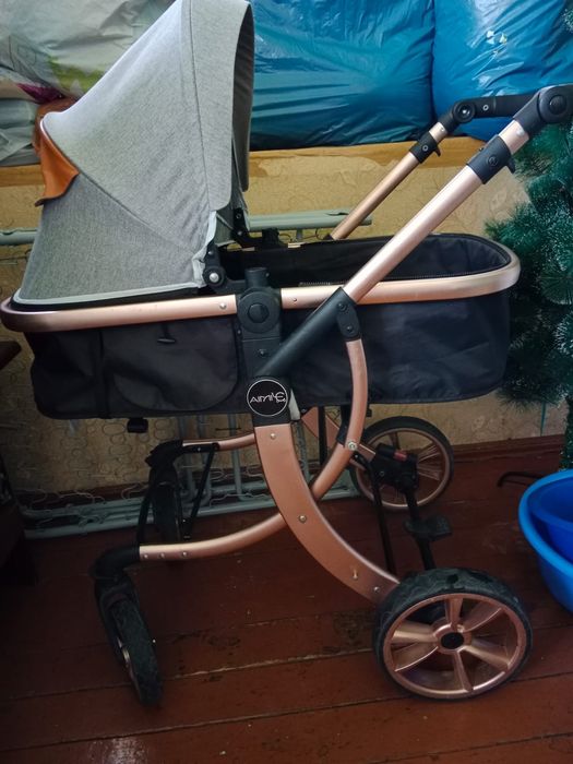 Продам коляску прогулочную