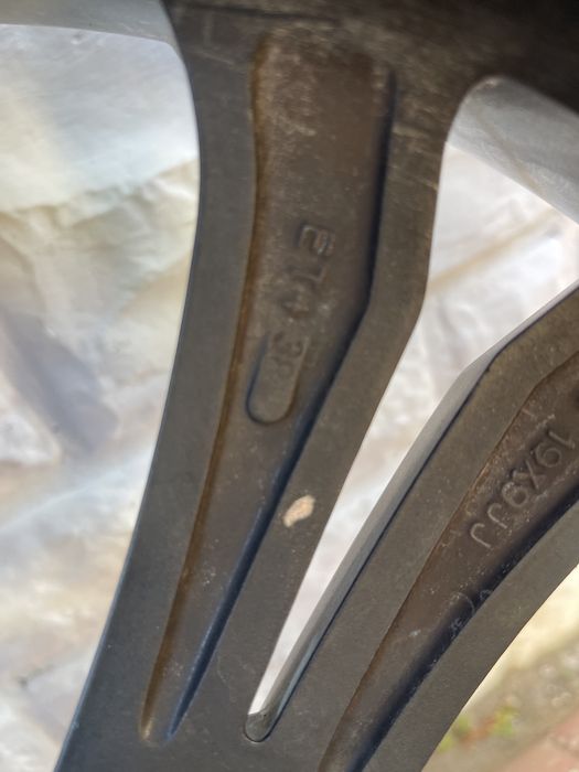 продават се джанти със гуми 19 ski