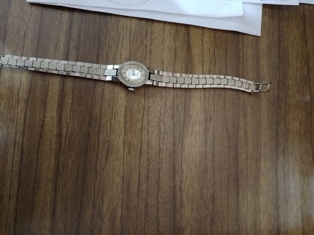 Продаются часы в хорошем состоянии  производства фирмы Чайка Москва