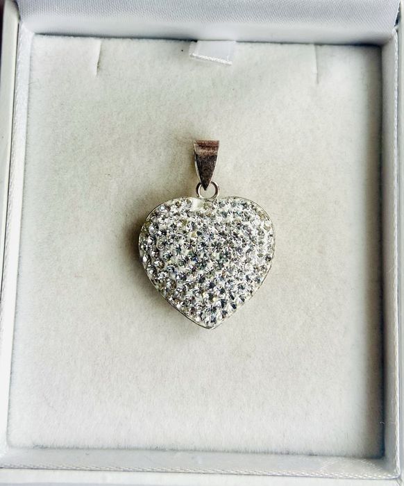 Pandantiv din argint in forma de inimioara cu zirconii