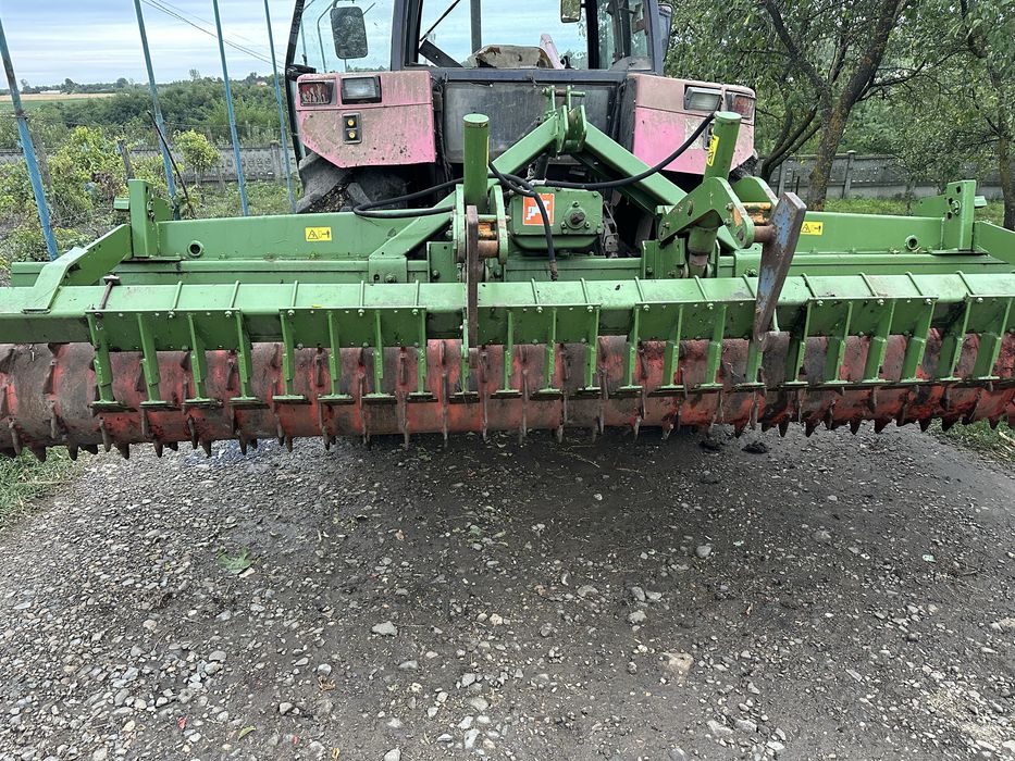 Vand freza instalatie de erbicidat si un inprastietor de ingrasaminte